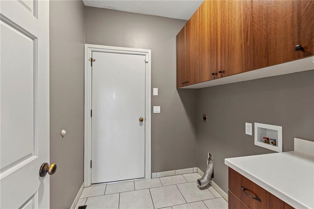 1401 Se Woodbine Drive Property Photo 9