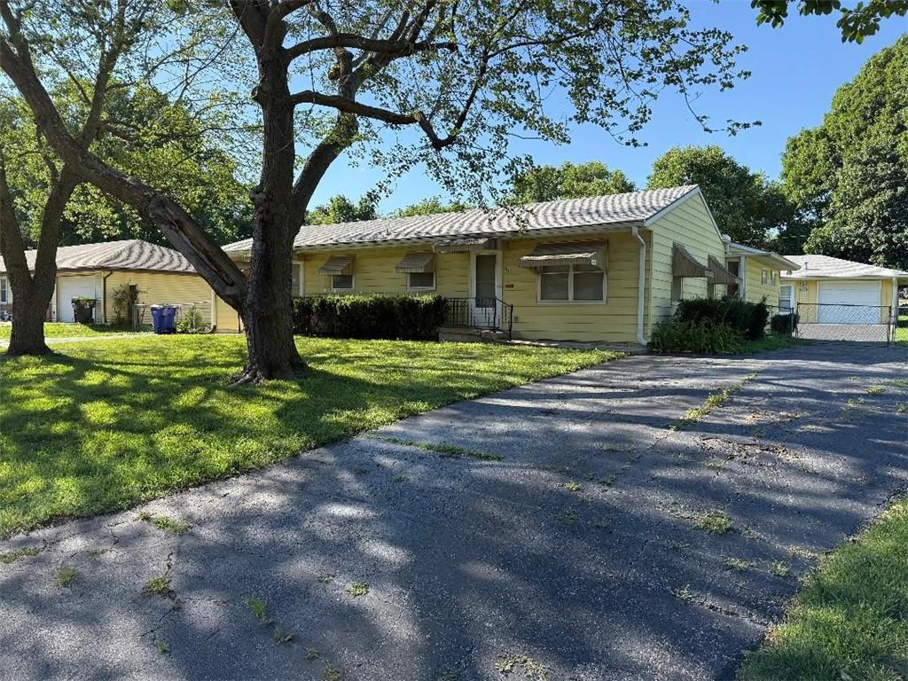 811 Nw B Street Property Photo