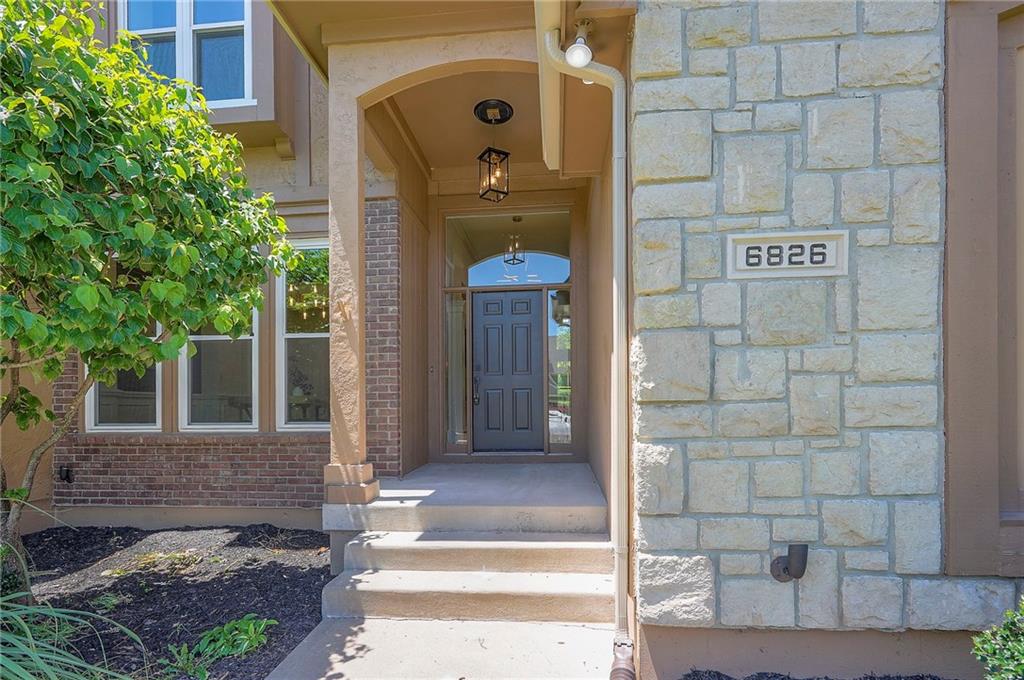 6826 Nw Monticello Court Property Photo 1