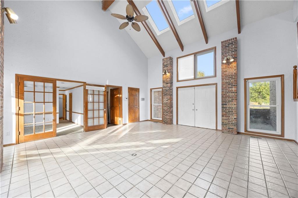 20 Century Parkway Property Photo 4