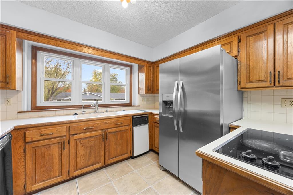 20 Century Parkway Property Photo 9