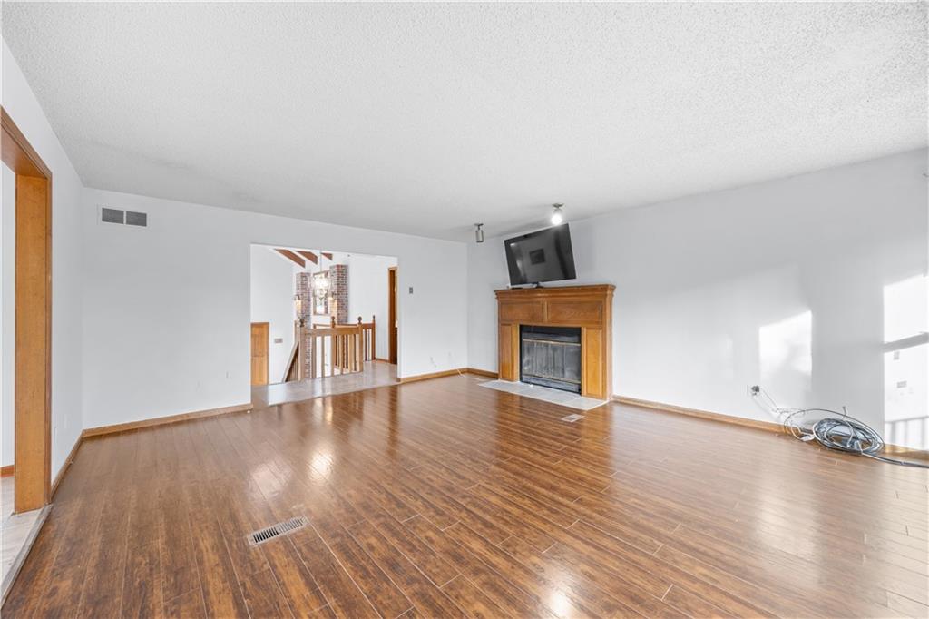 20 Century Parkway Property Photo 16