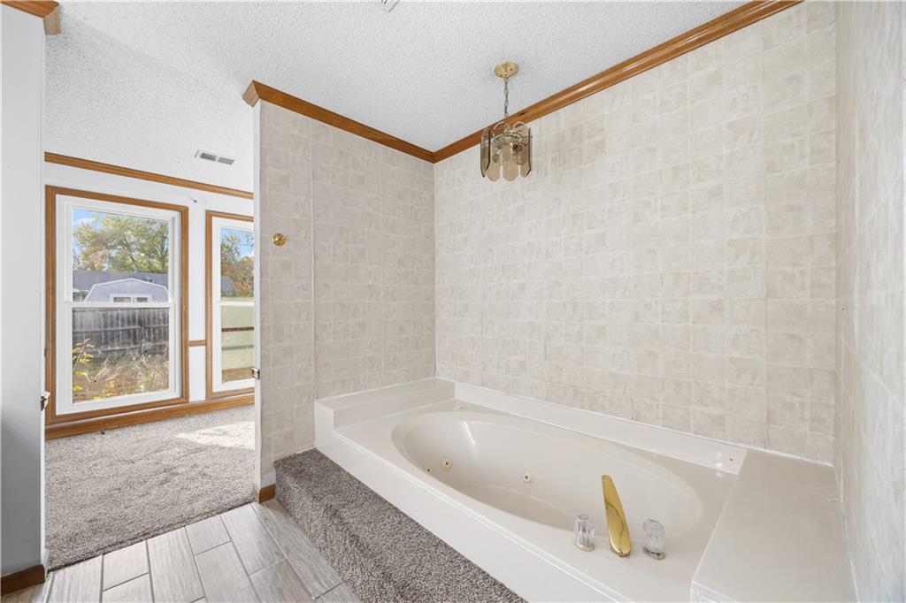 20 Century Parkway Property Photo 22