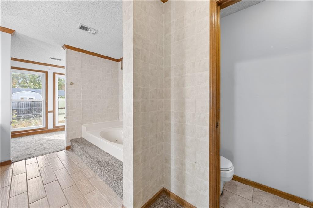 20 Century Parkway Property Photo 24