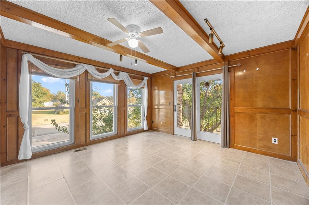 20 Century Parkway Property Photo 26