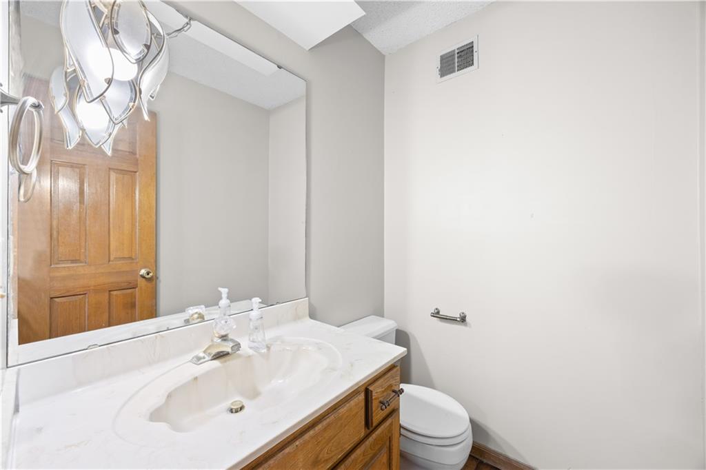 20 Century Parkway Property Photo 27