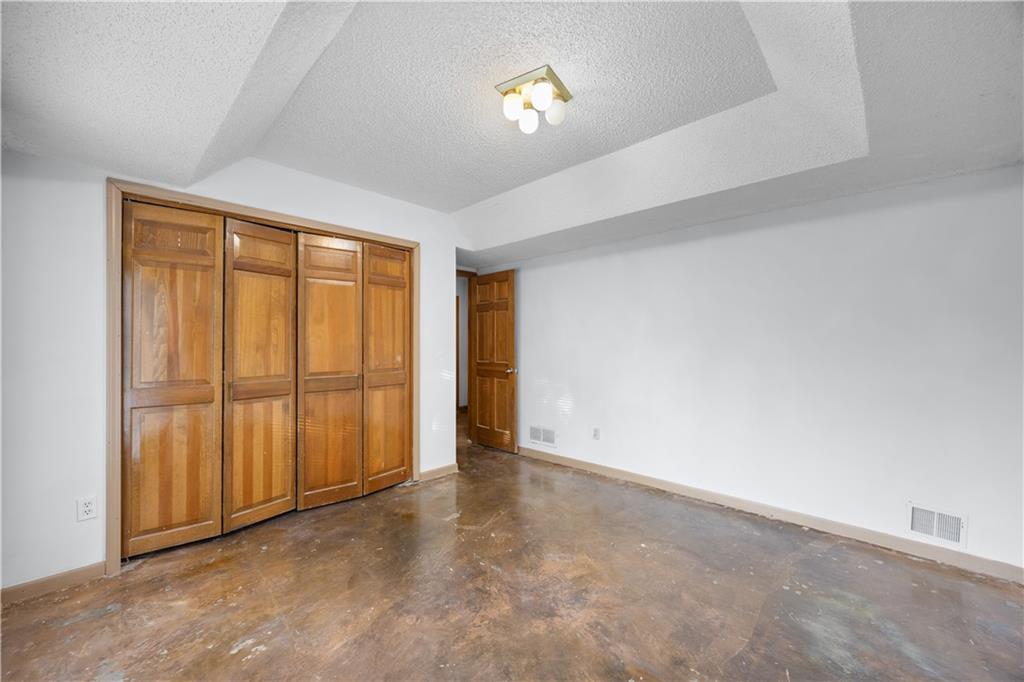 20 Century Parkway Property Photo 31