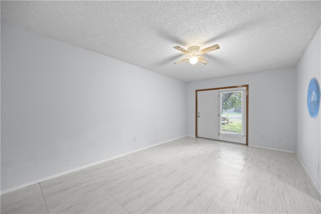 20 Century Parkway Property Photo 32