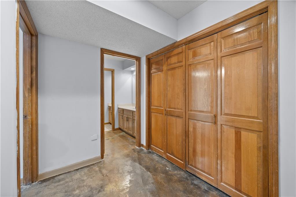 20 Century Parkway Property Photo 34