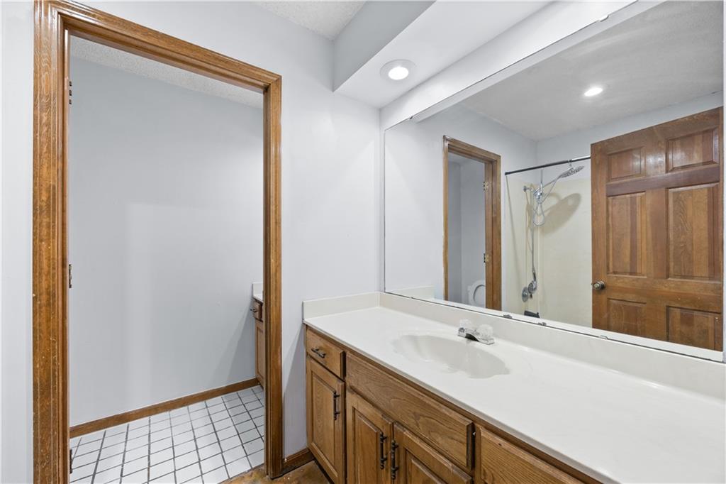 20 Century Parkway Property Photo 35