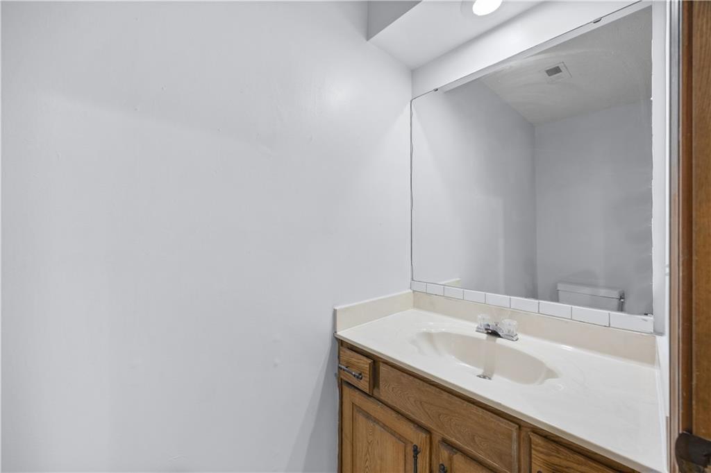 20 Century Parkway Property Photo 37