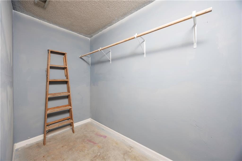 20 Century Parkway Property Photo 43