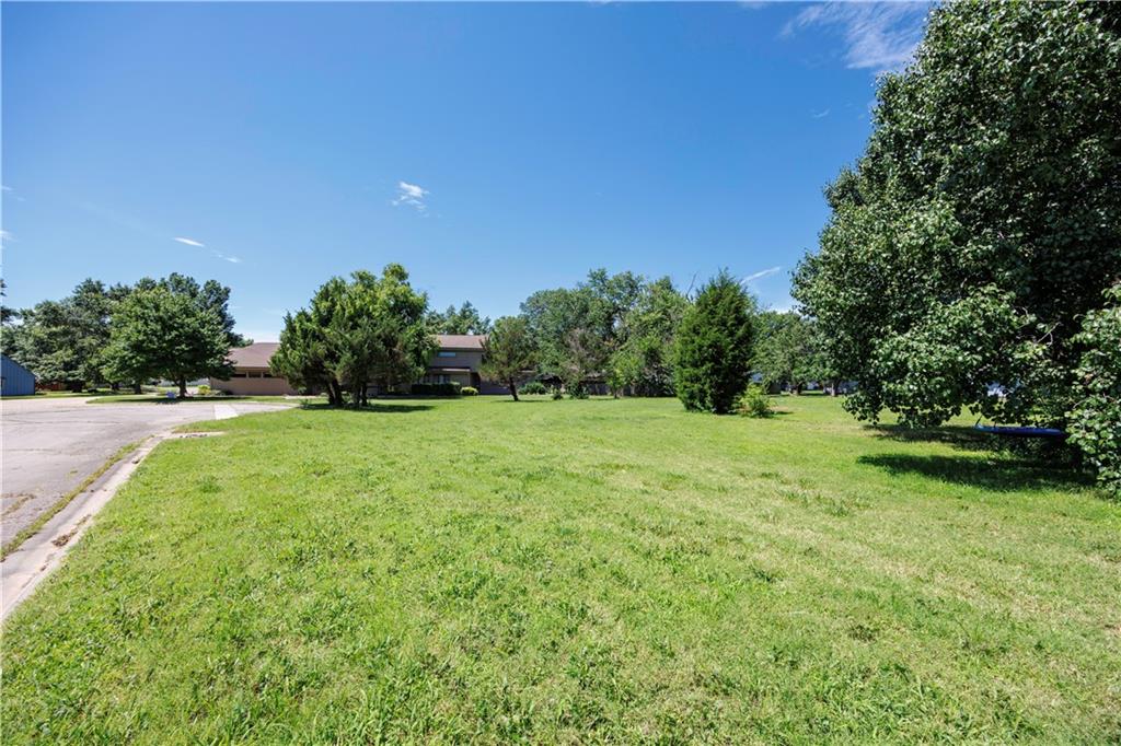 20 Century Parkway Property Photo 52