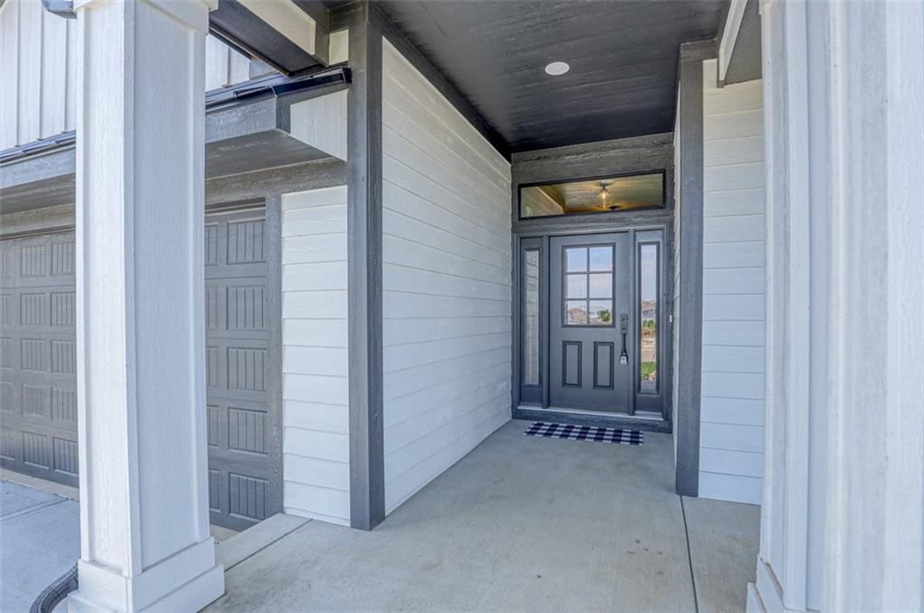 15389 W 173rd Terrace Property Photo 3