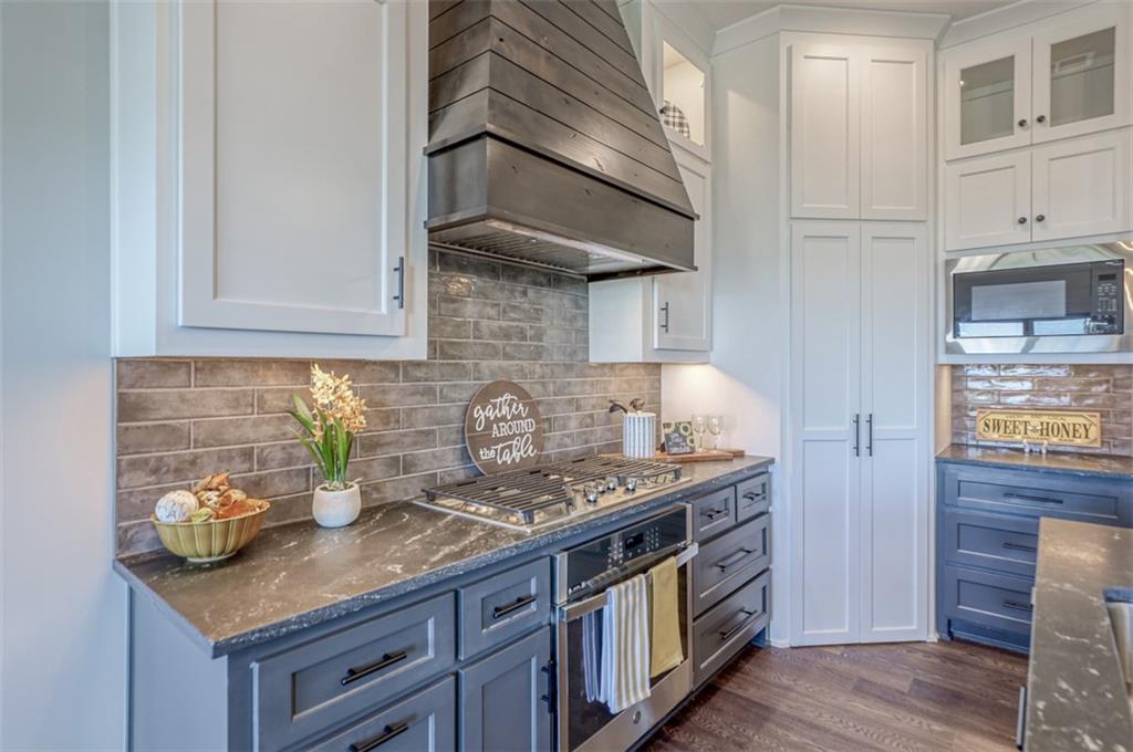 15389 W 173rd Terrace Property Photo 11