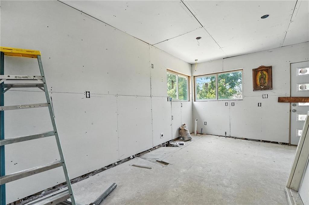 2604 Drury Avenue Property Photo 7