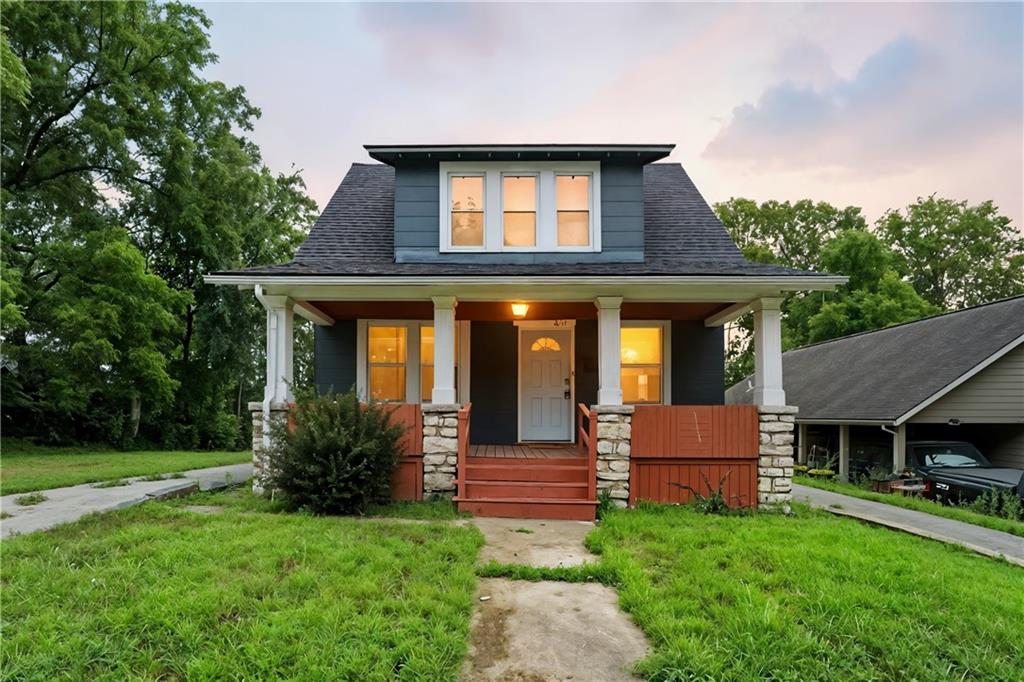 2711 Kensington Avenue Property Photo 1