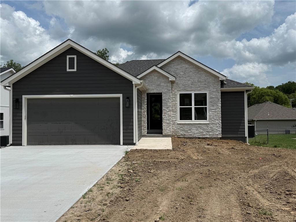 207 S Catalpa Street Property Photo 1