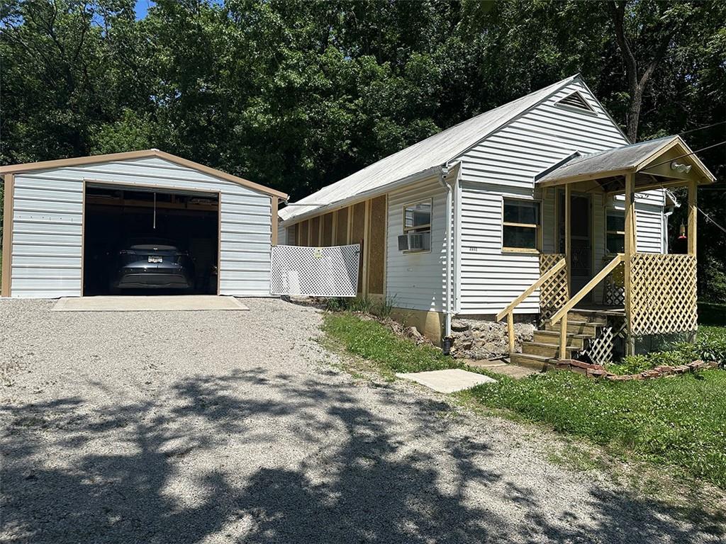 2332 Park Lane Property Photo 1