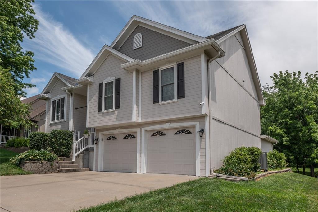 207 Woodhaven Drive Property Photo 1
