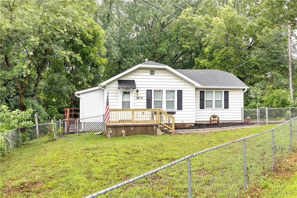 3815 E Ayrlawn Drive Property Photo 1