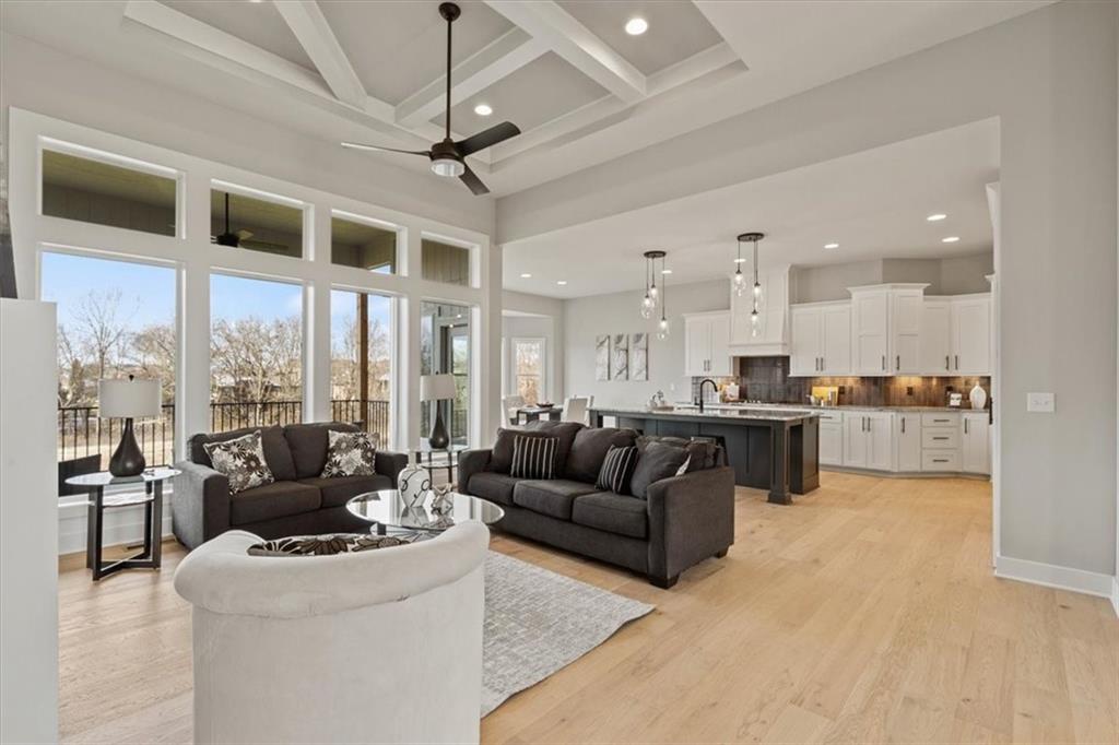 4722 Clubhouse Drive Property Photo 7