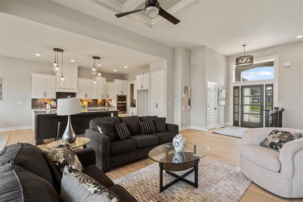 4722 Clubhouse Drive Property Photo 8