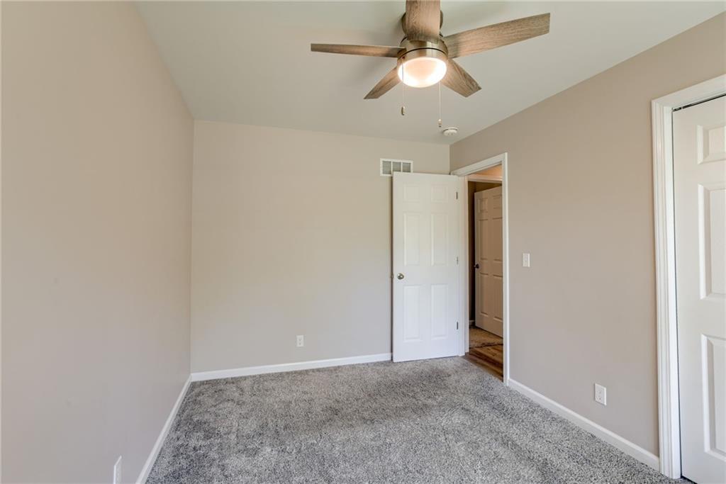 904 N Parkway Drive Property Photo 18