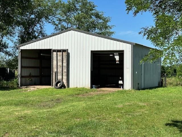 12074 S 1600 Road Property Photo 4