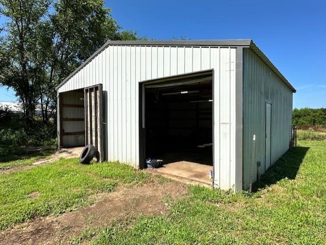 12074 S 1600 Road Property Photo 5