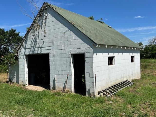 12074 S 1600 Road Property Photo 6