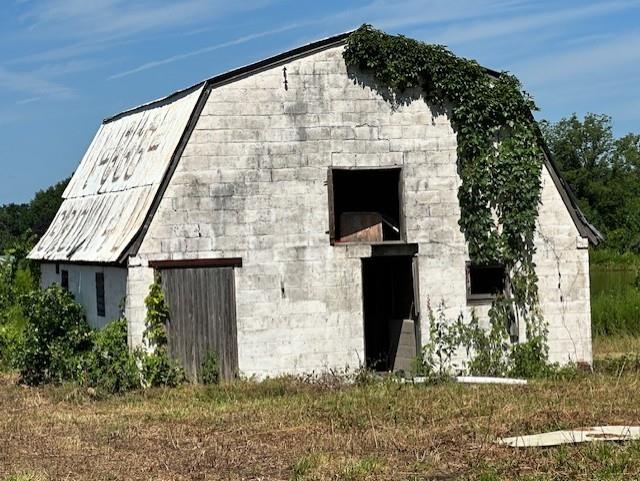 12074 S 1600 Road Property Photo 7