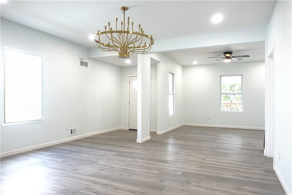 5032 E 8th Street Property Photo 3