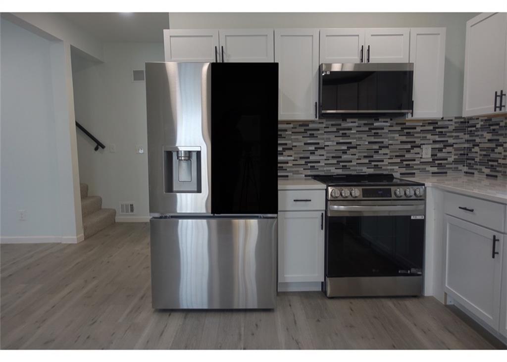 5032 E 8th Street Property Photo 8