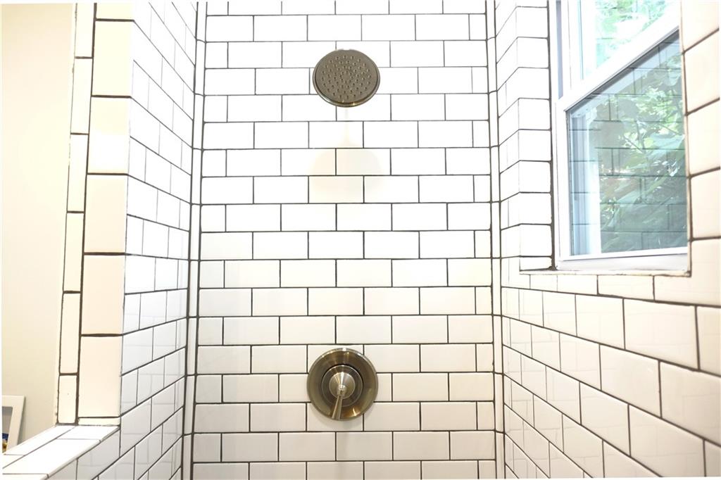 5032 E 8th Street Property Photo 11