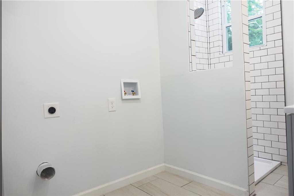 5032 E 8th Street Property Photo 12