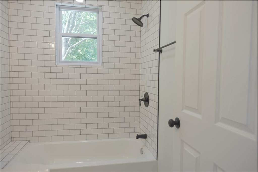 5032 E 8th Street Property Photo 14