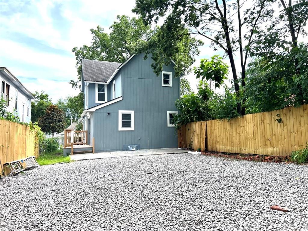 5032 E 8th Street Property Photo 21