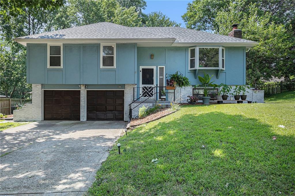 7608 N Serene Avenue Property Photo 1