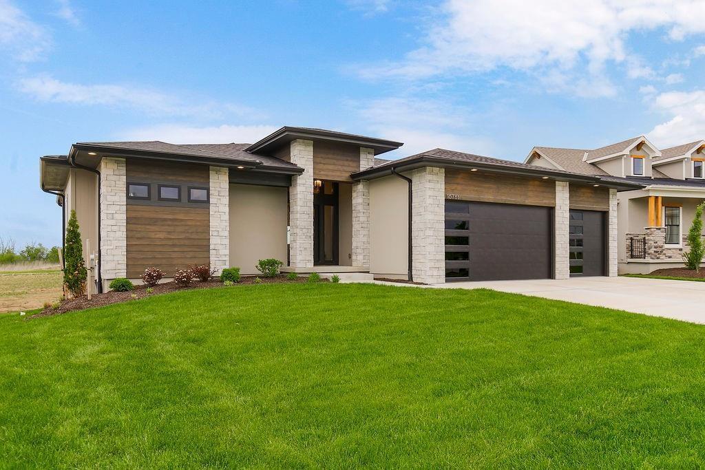 8020 Round Prairie Street Property Photo 4