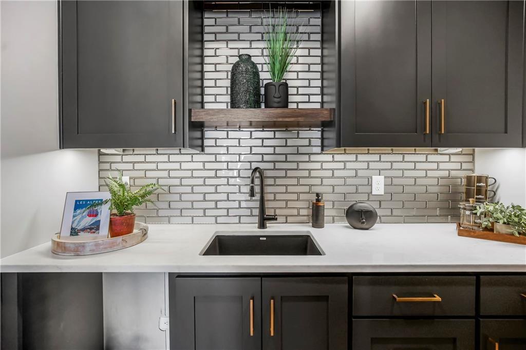 8020 Round Prairie Street Property Photo 12