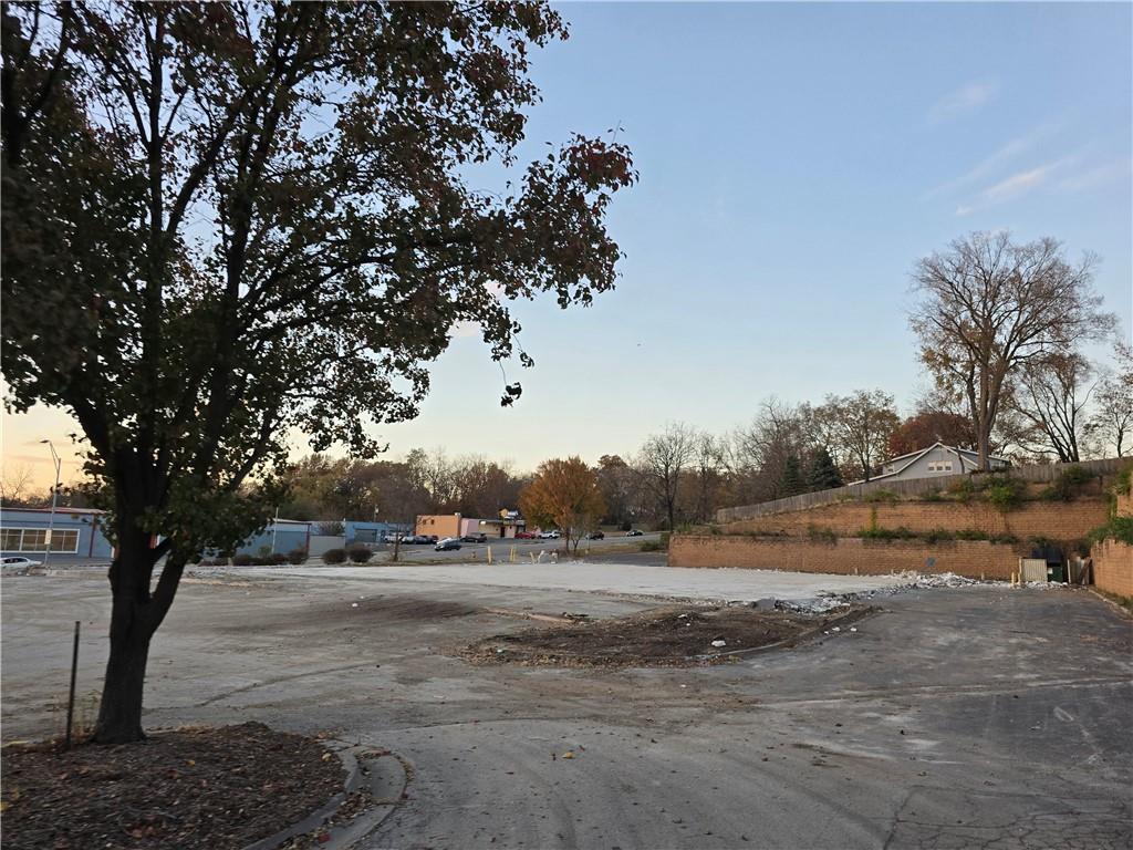 11200 E Truman Road Property Photo 4