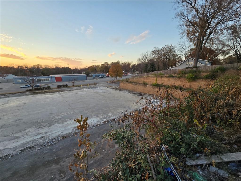 11200 E Truman Road Property Photo 11