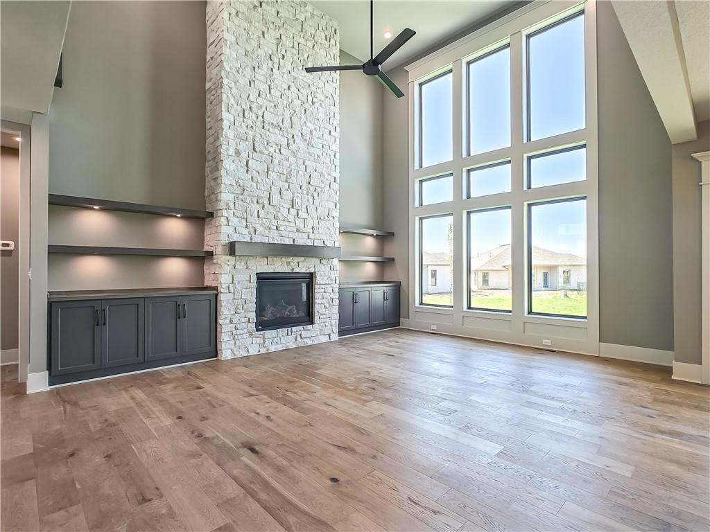 16377 W 166th Place Property Photo 8