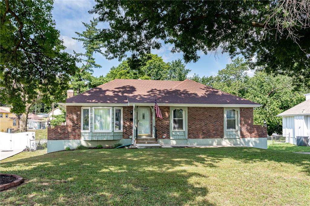 10818 Bellaire Avenue Property Photo 1