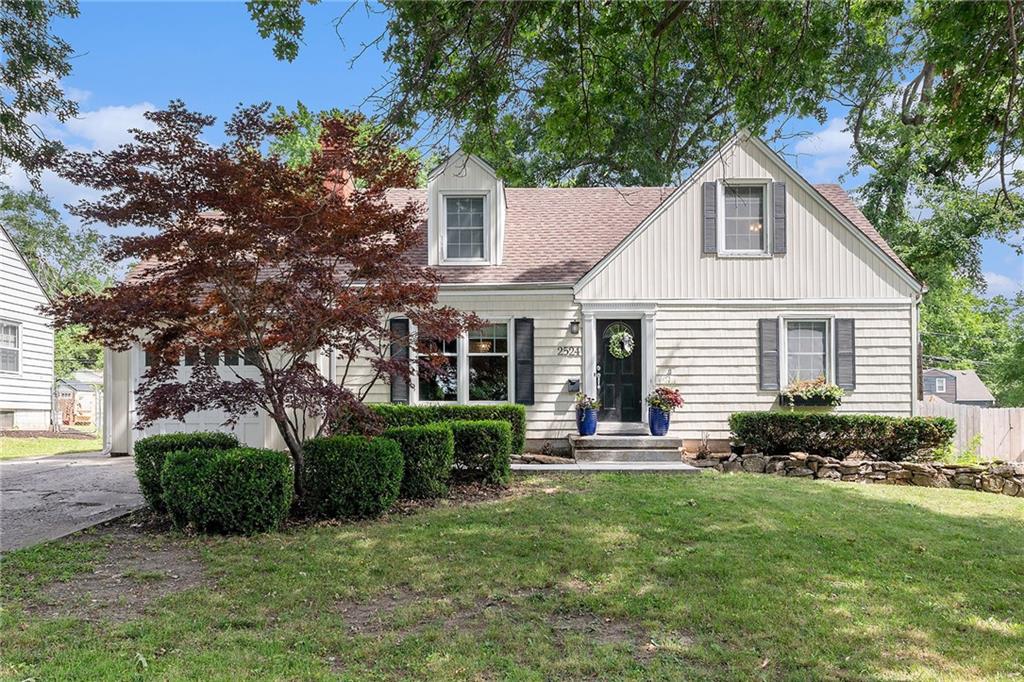 2524 Somerset Drive Property Photo 1