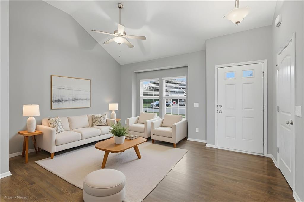 1043 E 14th Street Property Photo 3