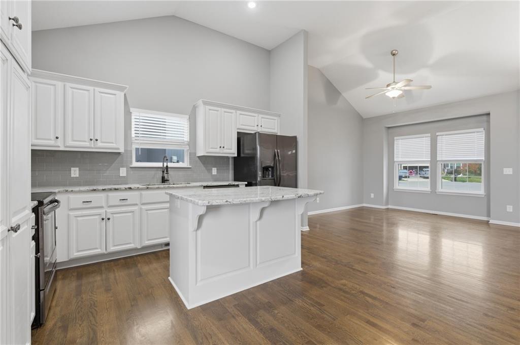 1043 E 14th Street Property Photo 6