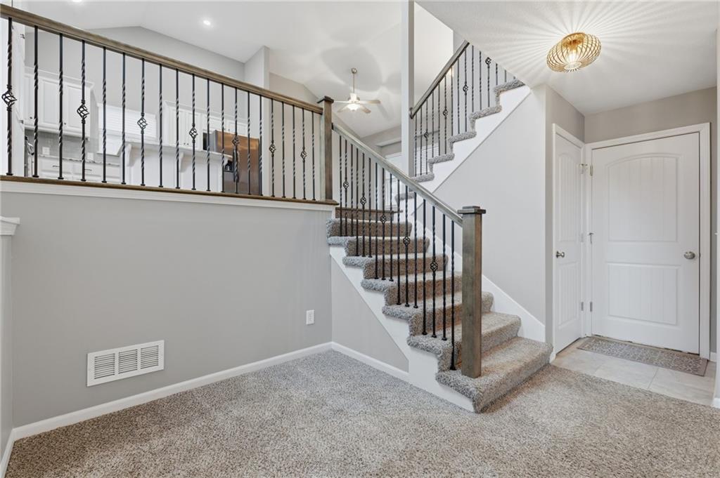 1043 E 14th Street Property Photo 10