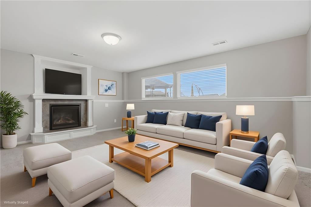 1043 E 14th Street Property Photo 12